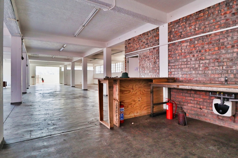 To Let  Bedroom Property for Rent in Woodstock Western Cape